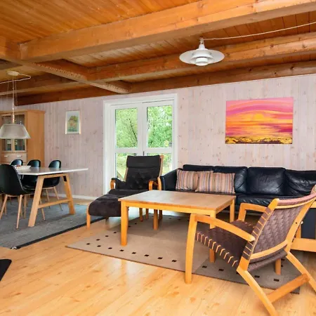 6 Person In R M Holiday home